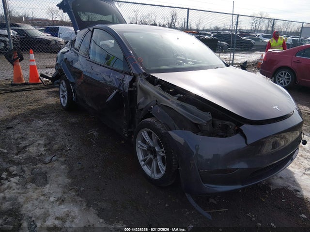 2023 TESLA MODEL Y 7SAYGDEE1PA191983 Photo 0