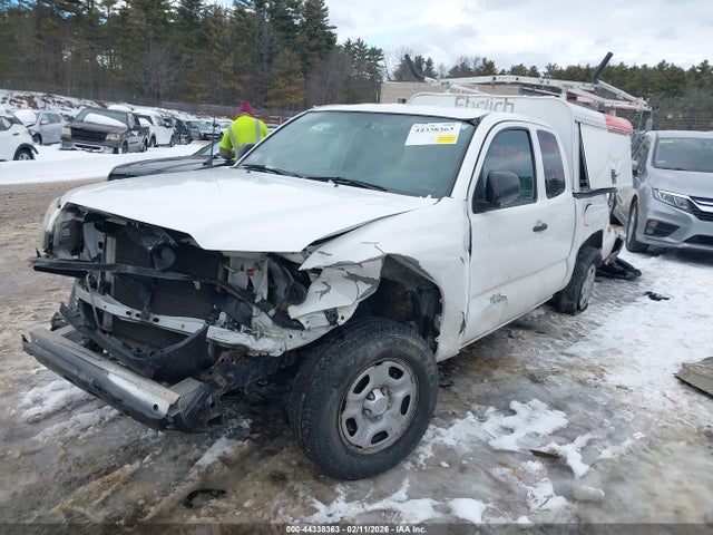 Toyota Tacoma 2015 5TFTX4CN4FX056708 Image 2
