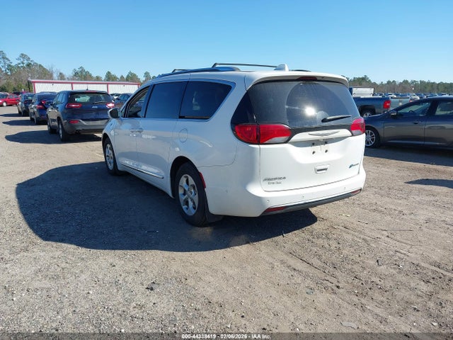 2017 CHRYSLER PACIFICA HYBRID 2C4RC1N79HR822310 Photo 2