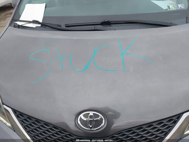 5TDXK3DCXFS646389 Toyota Sienna Se 8 Passenger