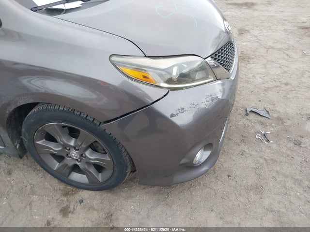 5TDXK3DCXFS646389 Toyota Sienna Se 8 Passenger
