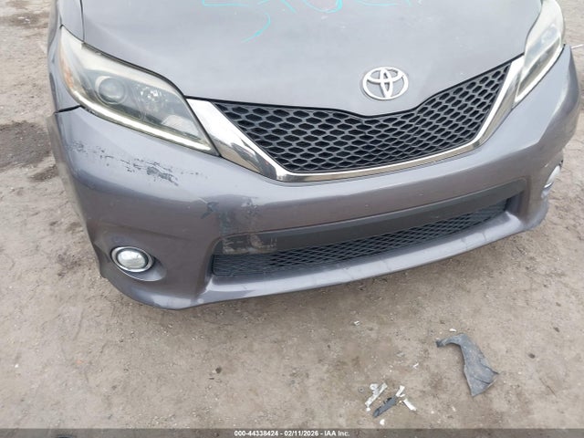 5TDXK3DCXFS646389 Toyota Sienna Se 8 Passenger