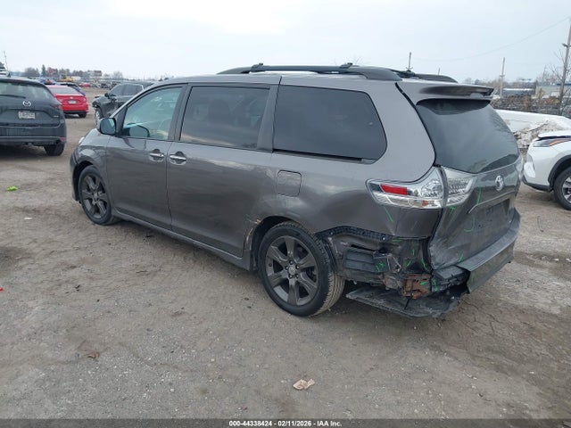 5TDXK3DCXFS646389 Toyota Sienna Se 8 Passenger