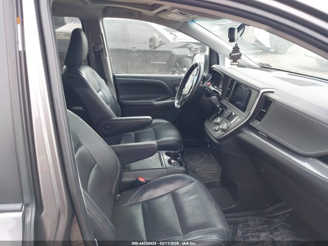 5TDXK3DCXFS646389 Toyota Sienna Se 8 Passenger