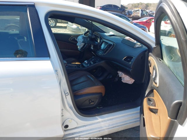 Продажа на аукционе авто 2016 Chrysler 200 C, vin: 1C3CCCCG6GN162490, номер лота: 44338447