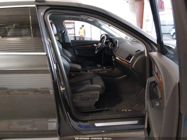 WA1BNAFY0J2064973 Audi Q5 2.0t Premium/2.0t Tech Premium