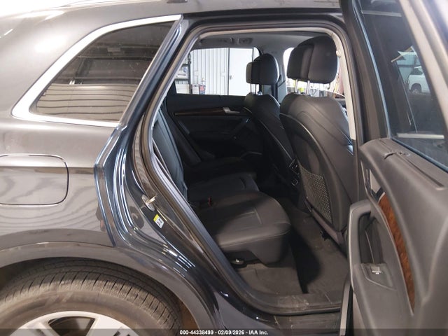 WA1BNAFY0J2064973 Audi Q5 2.0t Premium/2.0t Tech Premium
