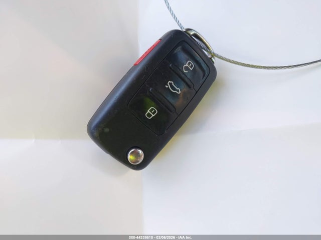 2018 VOLKSWAGEN BEETLE 3VWJD7AT1JM701863 Photo 10