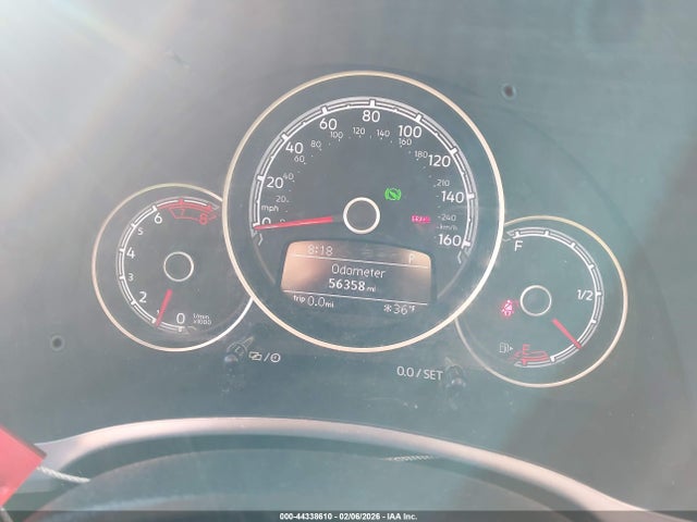 2018 VOLKSWAGEN BEETLE 3VWJD7AT1JM701863 Photo 6