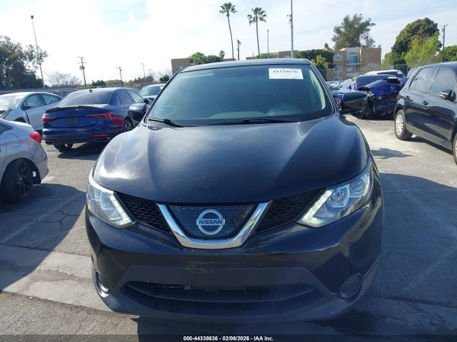 JN1BJ1CPXKW217028 Nissan Rogue Sport S