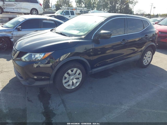 JN1BJ1CPXKW217028 Nissan Rogue Sport S