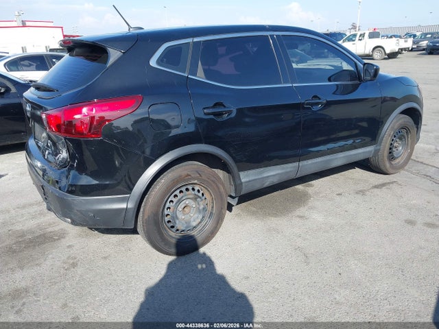 JN1BJ1CPXKW217028 Nissan Rogue Sport S
