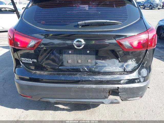JN1BJ1CPXKW217028 Nissan Rogue Sport S