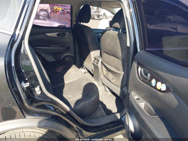 JN1BJ1CPXKW217028 Nissan Rogue Sport S
