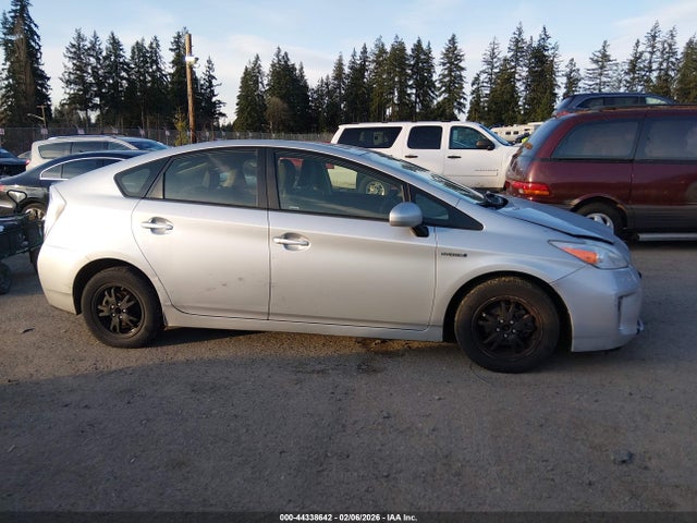 Toyota Prius Two 2015 JTDKN3DU6F0477615 Image 13