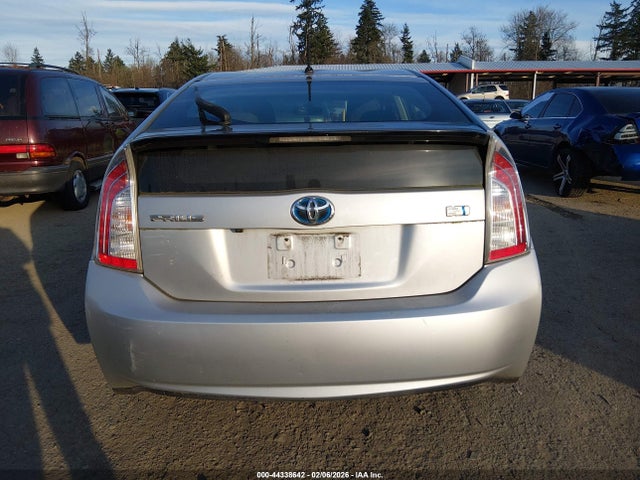 Toyota Prius Two 2015 JTDKN3DU6F0477615 Image 16
