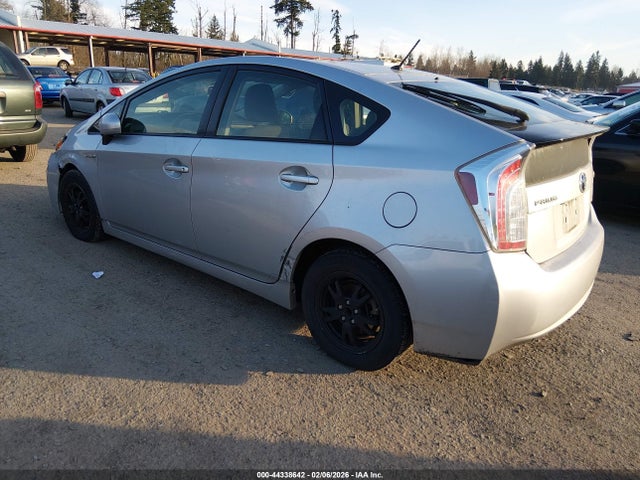 Toyota Prius Two 2015 JTDKN3DU6F0477615 Image 3