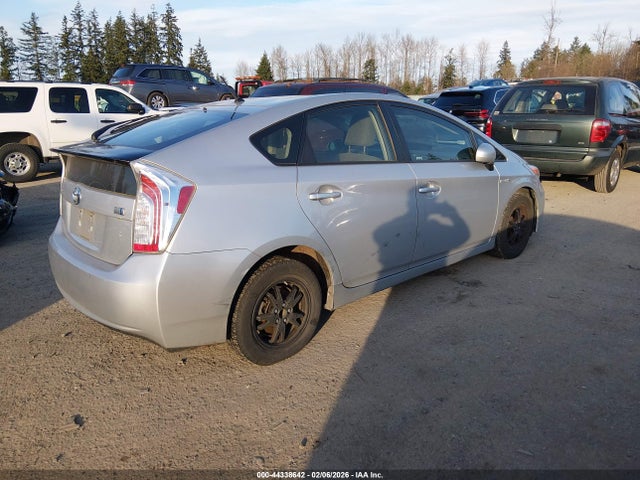 Toyota Prius Two 2015 JTDKN3DU6F0477615 Image 4