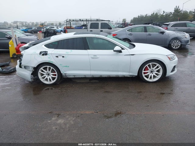 44338775 :رقم المزاد ، WAUBNCF55KA044455 vin ، 2019 Audi A5 45 Premium مزاد بيع