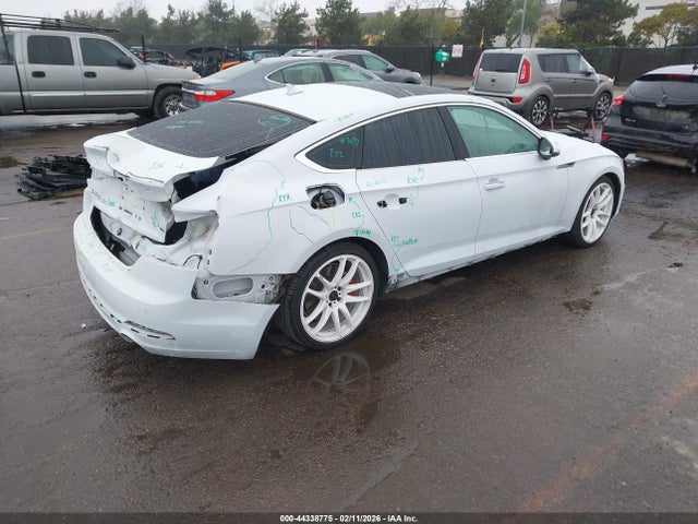 44338775 :رقم المزاد ، WAUBNCF55KA044455 vin ، 2019 Audi A5 45 Premium مزاد بيع