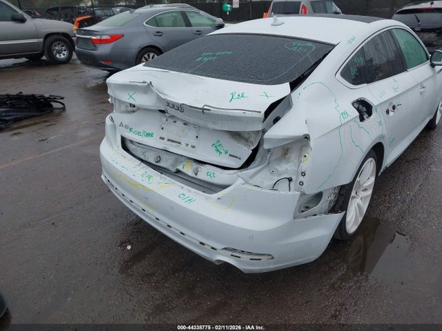 44338775 :رقم المزاد ، WAUBNCF55KA044455 vin ، 2019 Audi A5 45 Premium مزاد بيع