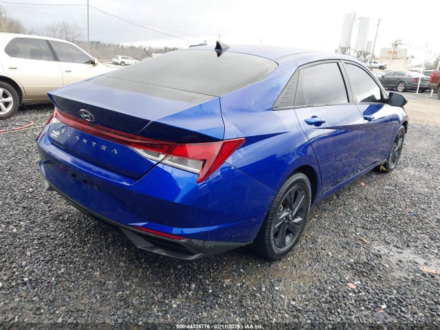 5NPLM4AG9MH035469 Hyundai ELANTRA SEL