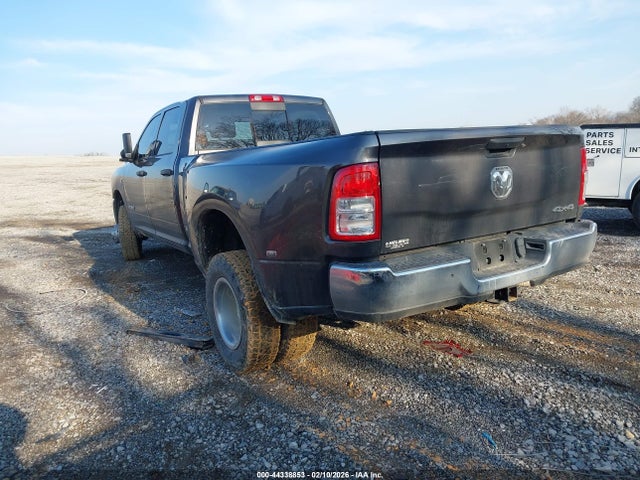 3C63RRGLXLG247685 RAM 3500 Tradesman 4x4 8&#039; Box