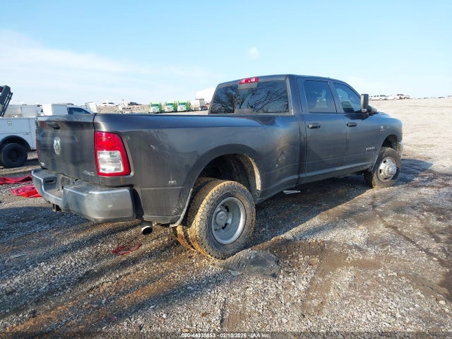 3C63RRGLXLG247685 RAM 3500 Tradesman 4x4 8&#039; Box