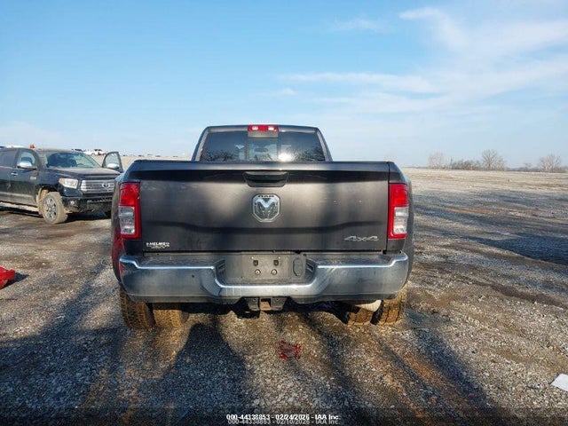 3C63RRGLXLG247685 RAM 3500 Tradesman 4x4 8&#039; Box