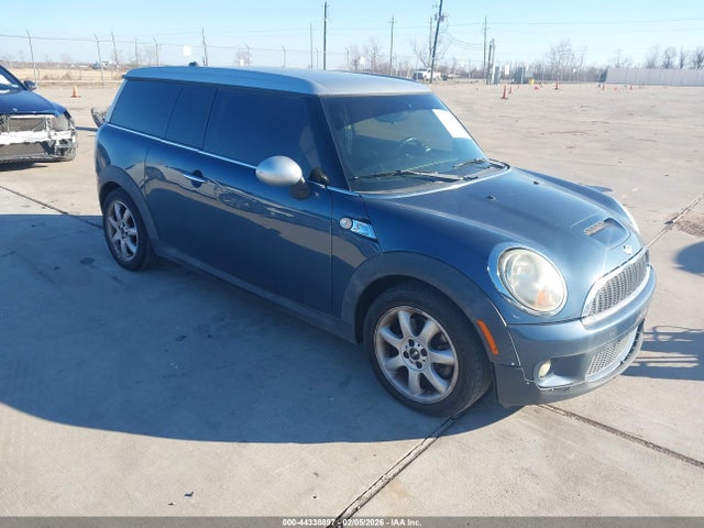 2010 MINI COOPER S CLUBMAN WMWMM3C54ATP94609 Photo 0