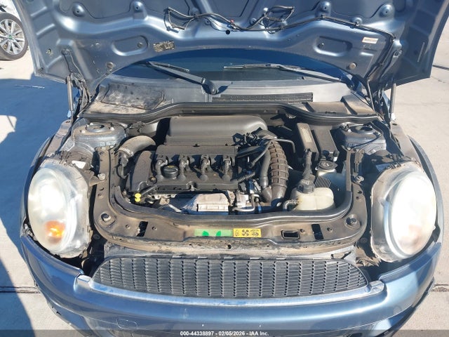 2010 MINI COOPER S CLUBMAN WMWMM3C54ATP94609 Photo 9