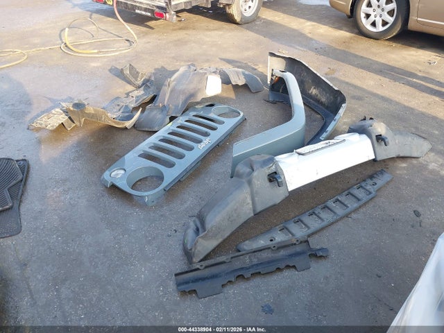 44338904 :رقم المزاد ، 1C4BJWEG0EL104797 vin ، 2014 Jeep Wrangler Unlimited Sahara مزاد بيع