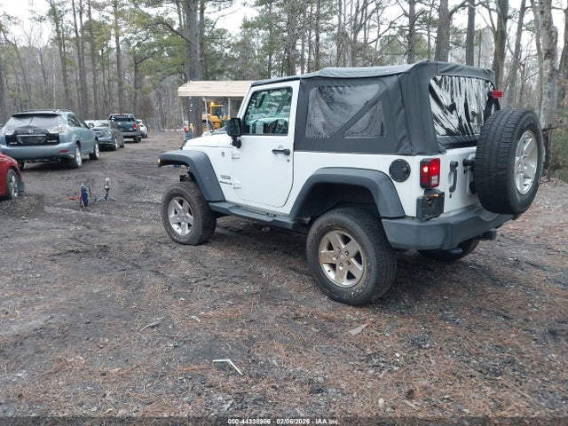 2017 JEEP WRANGLER 1C4AJWAG2HL735718 Photo 2