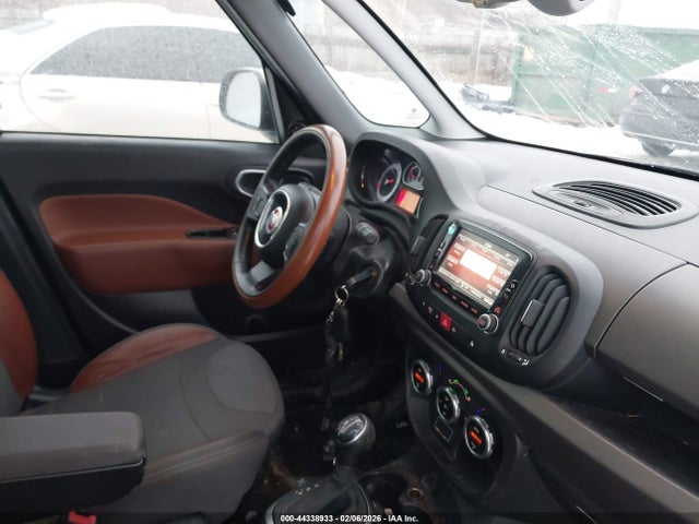 2016 FIAT 500L ZFBCFADH6GZ038083 Photo 4