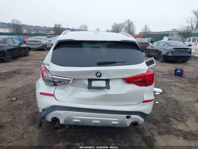 2018 BMW X3 5UXTR9C55JLD68187 Photo 5