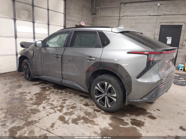 2024 TOYOTA BZ4X JTMABACA9RA073643 Photo 2