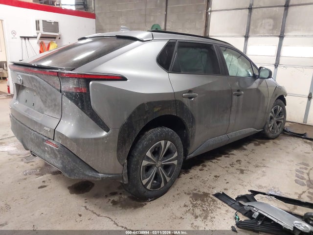 2024 TOYOTA BZ4X JTMABACA9RA073643 Photo 3