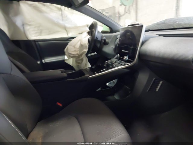 2024 TOYOTA BZ4X JTMABACA9RA073643 Photo 4