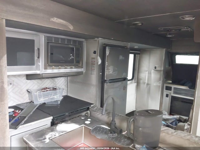 5SFNB342XRE531216 Heartland 29flr