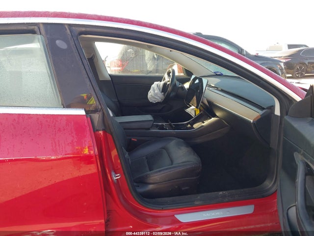 Продажа на аукционе авто 2018 Tesla Model 3 Long Range/mid Range, vin: 5YJ3E1EA6JF037689, номер лота: 44339112