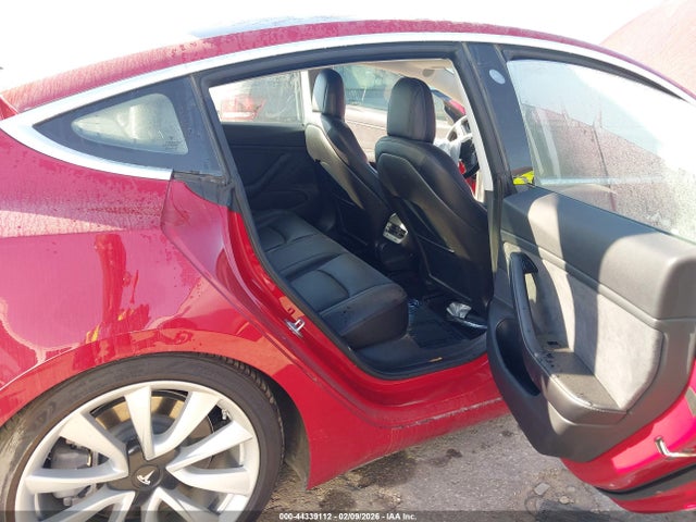 Продажа на аукционе авто 2018 Tesla Model 3 Long Range/mid Range, vin: 5YJ3E1EA6JF037689, номер лота: 44339112