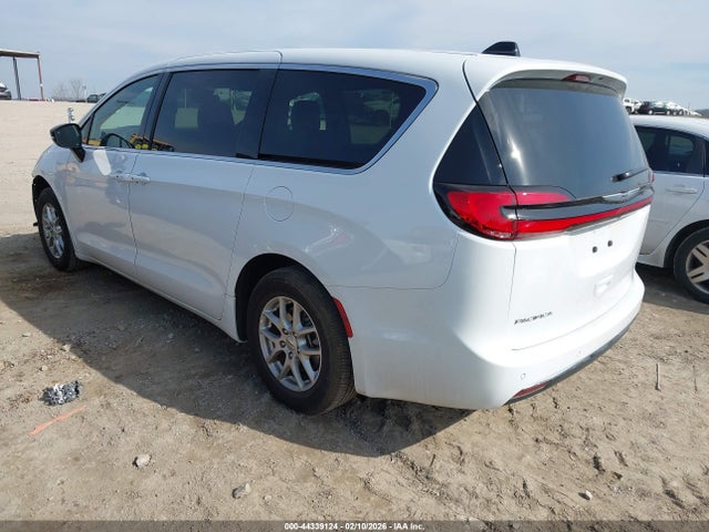 2025 CHRYSLER PACIFICA 2C4RC1BG6SR532473 Photo 2