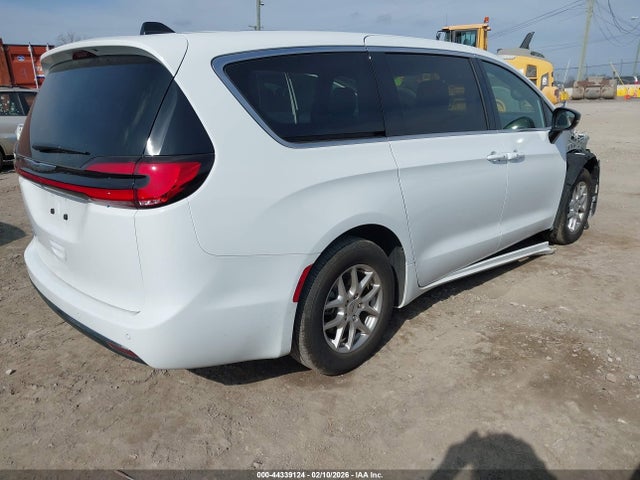 2025 CHRYSLER PACIFICA 2C4RC1BG6SR532473 Photo 3