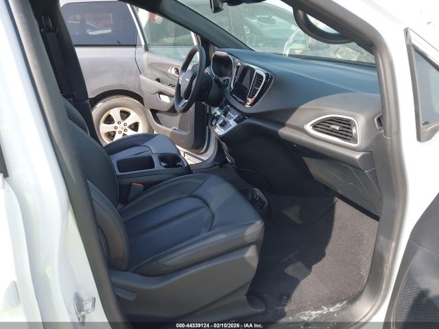 2025 CHRYSLER PACIFICA 2C4RC1BG6SR532473 Photo 4