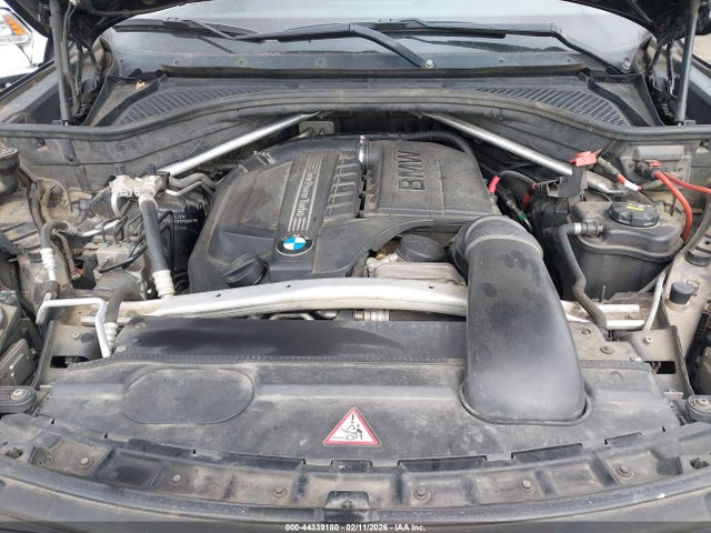 44339180 :رقم المزاد ، 5UXKR0C51F0P00977 vin ، 2015 Bmw X5 Xdrive35i مزاد بيع