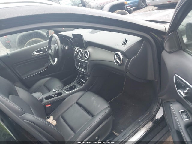 2019 MERCEDES-BENZ GLA 250 WDCTG4GB8KJ550173 Photo 4