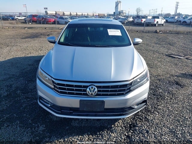 1VWBT7A37HC074301 Volkswagen Passat 1.8t Se