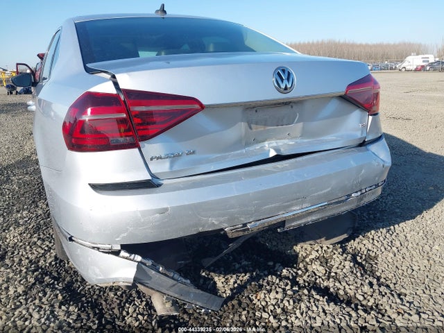 1VWBT7A37HC074301 Volkswagen Passat 1.8t Se