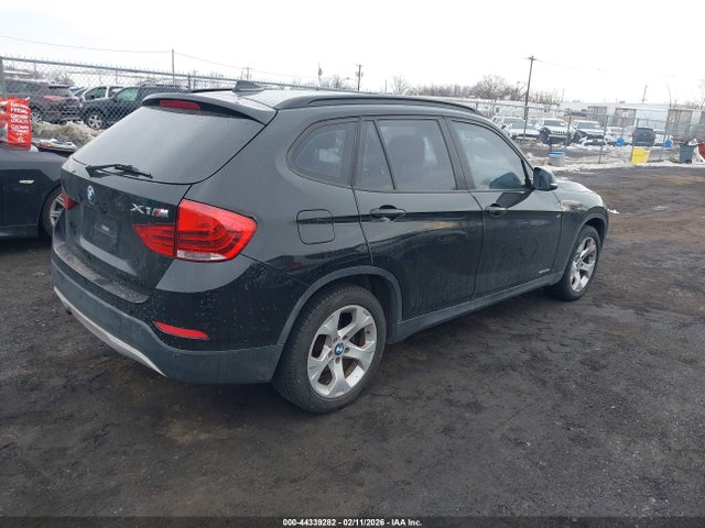 2013 BMW X1 WBAVM1C55DVW43635 Photo 3