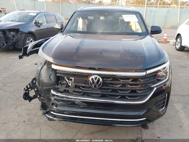 Продаж на аукціоні авто 2024 Volkswagen Atlas Cross Sport 2.0t Sel R-line, vin: 1V2AE2CAXRC230564, номер лоту: 44339307